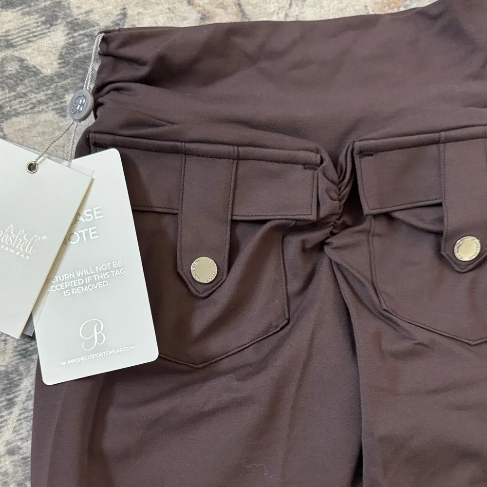 NWT XS bombshell Sportswear Hi-rise leggings with back pockets and scrunch - Picture 2 of 4